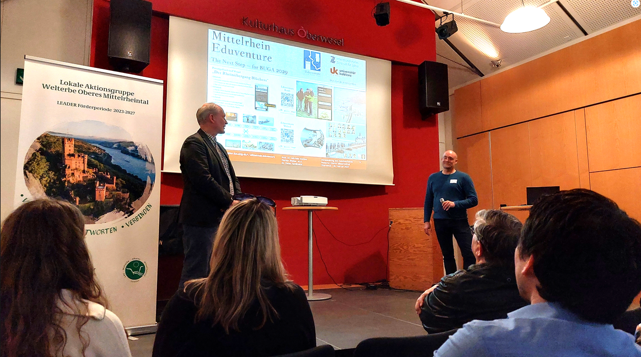 Prof. Dr. Michael Klemm (li.) und Dr. Peter Ferdinand präsentierten auch das Projekt "Mittelrhein Eduventure - The Next Step". Bild: KuLaDig-RLP / Florian Weber