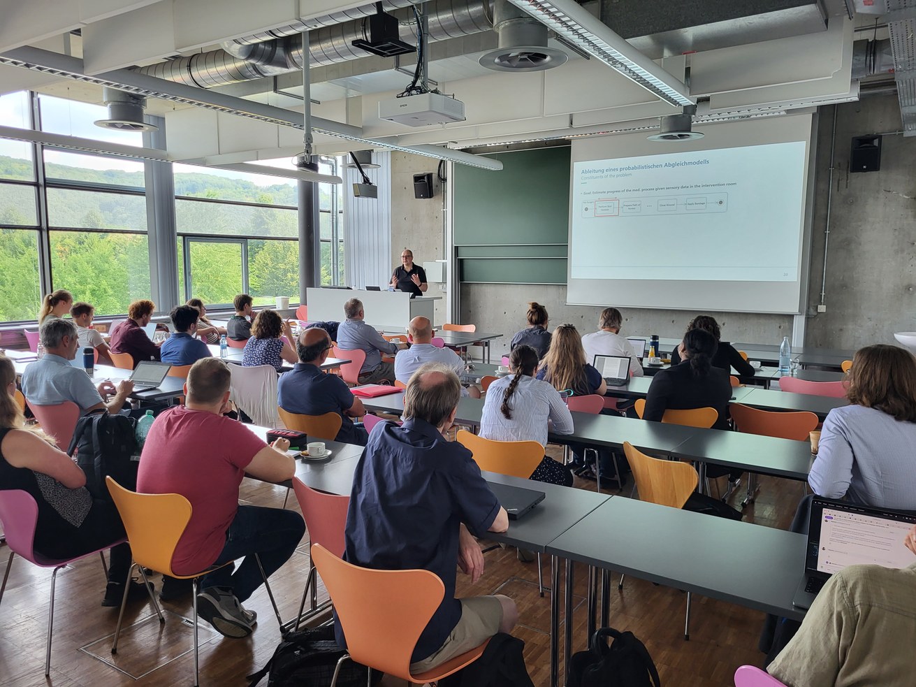 Treffpunkt Summer School: Bei Vorträgen und Workshops konnten sich Forschende und Lehrende der beiden Koblenzer Hochschulen zur Digitalisierung im Gesundheitswesen austauschen. Foto: Prof. Dr. Maria A. Wimmer